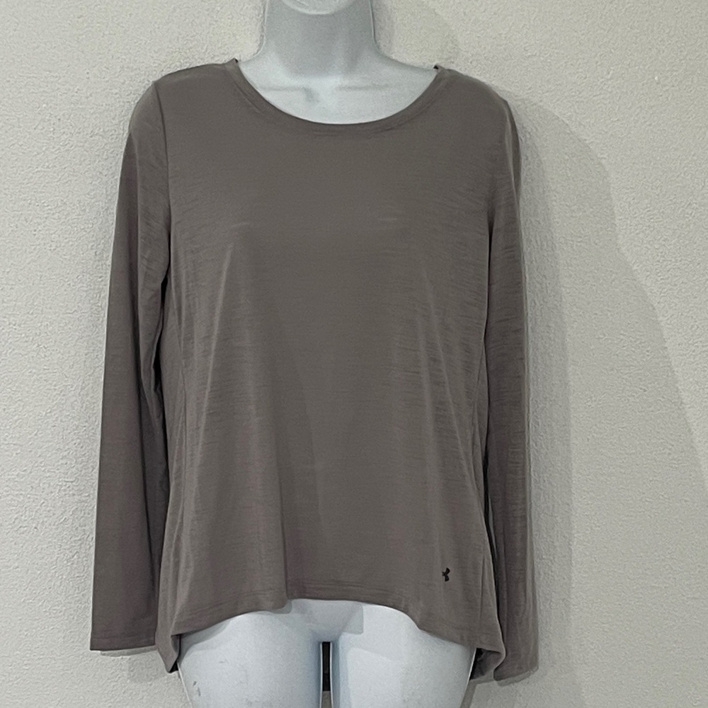 Under Armour Heat Gear Loose Top NWT Size XS